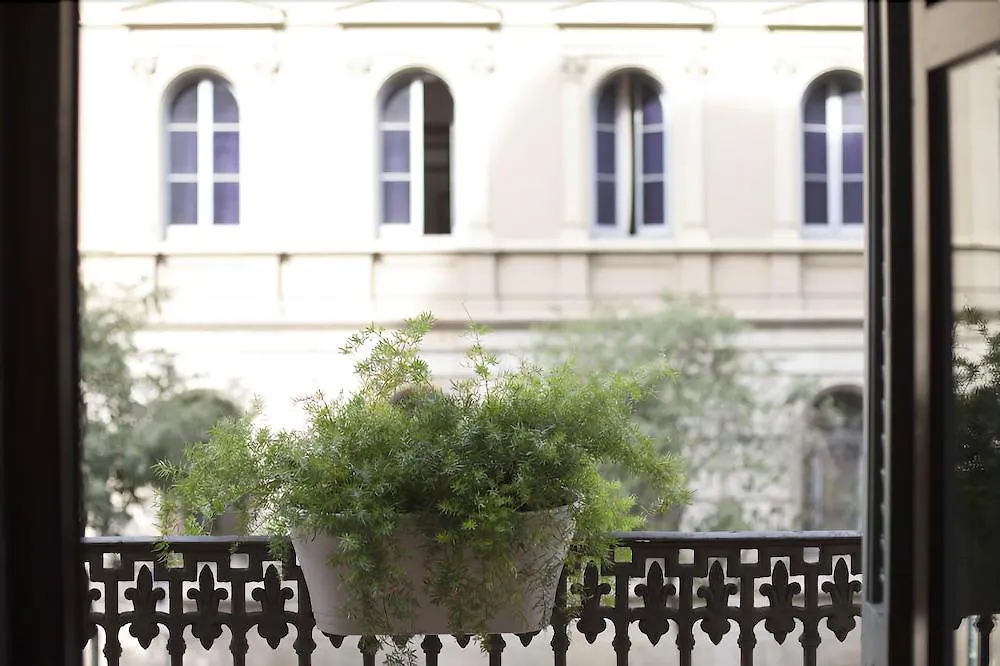 Amra Barcelona Caspe Guest House